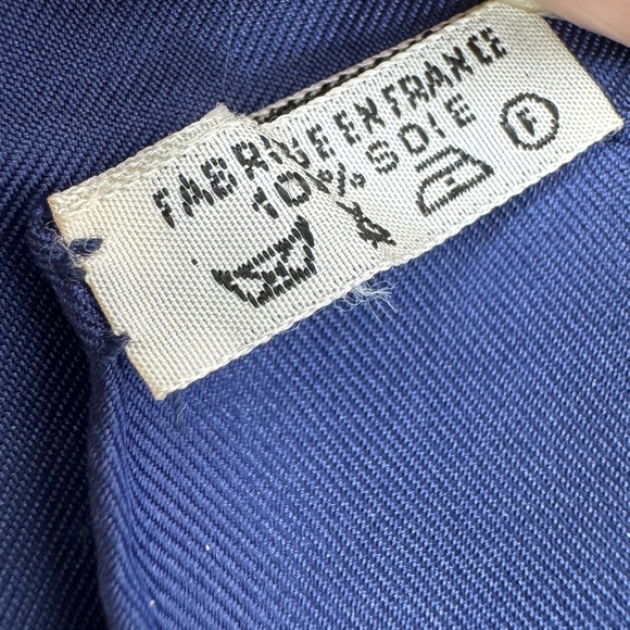 HERMES Blue Clips Silk Scarf - 90 cm - Picture 7 of 8